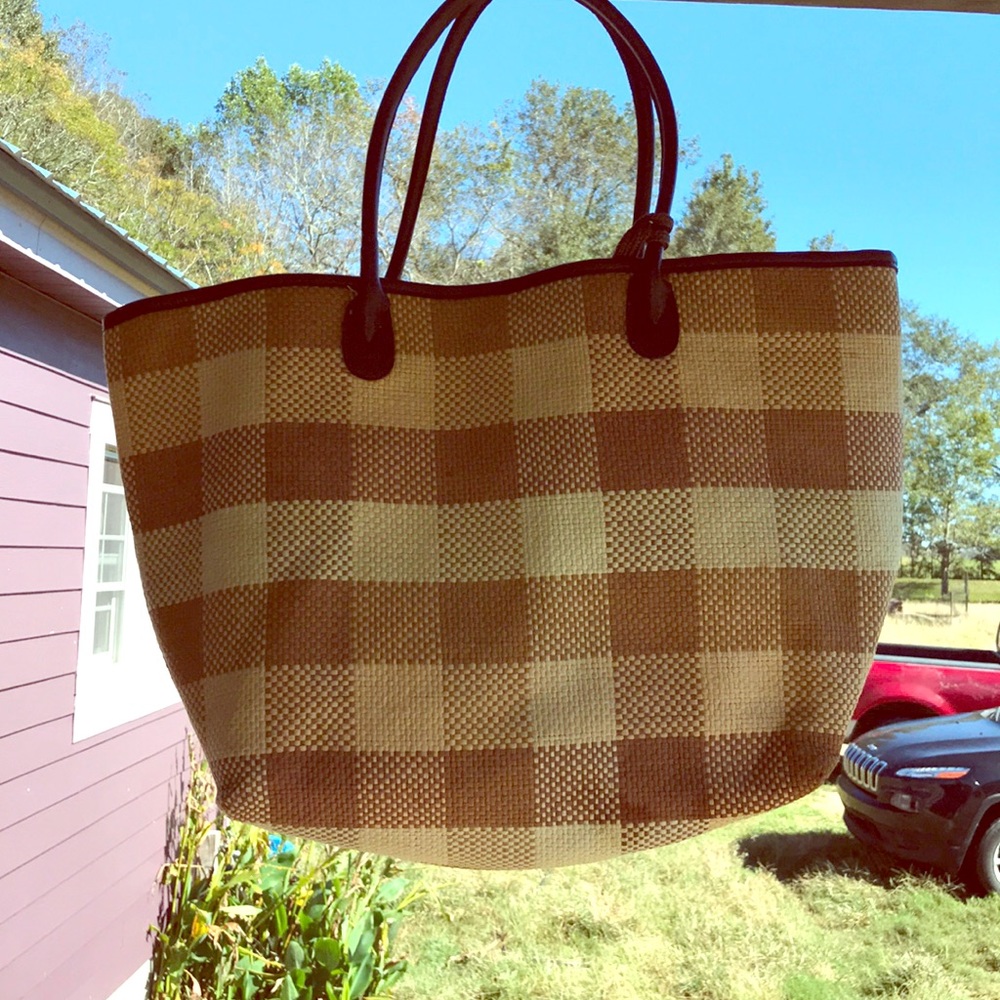 Straw Tote. Beige & Tan w/ leather straps.